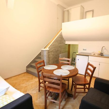 Apartamenty Varsovie Żelazna Esterno foto